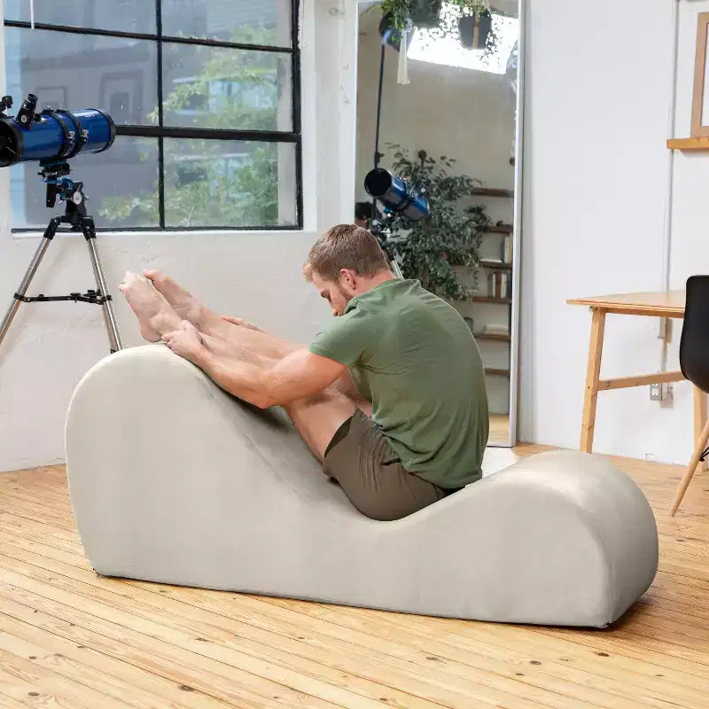 Élégante chaise longue de yoga – Fabriquée aux États-Unis – Idéale pour les étirements, la relaxation, l'exercice et plus, 152 cm L x 46 cm l x 66 cm H, Gris clair