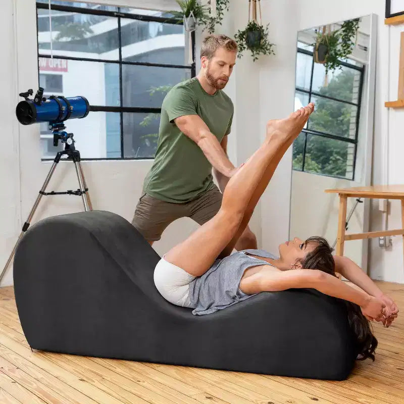 Élégante chaise longue de yoga – Fabriquée aux États-Unis – Idéale pour les étirements, la relaxation, l'exercice et plus, 152 cm L x 46 cm l x 66 cm H, Gris clair