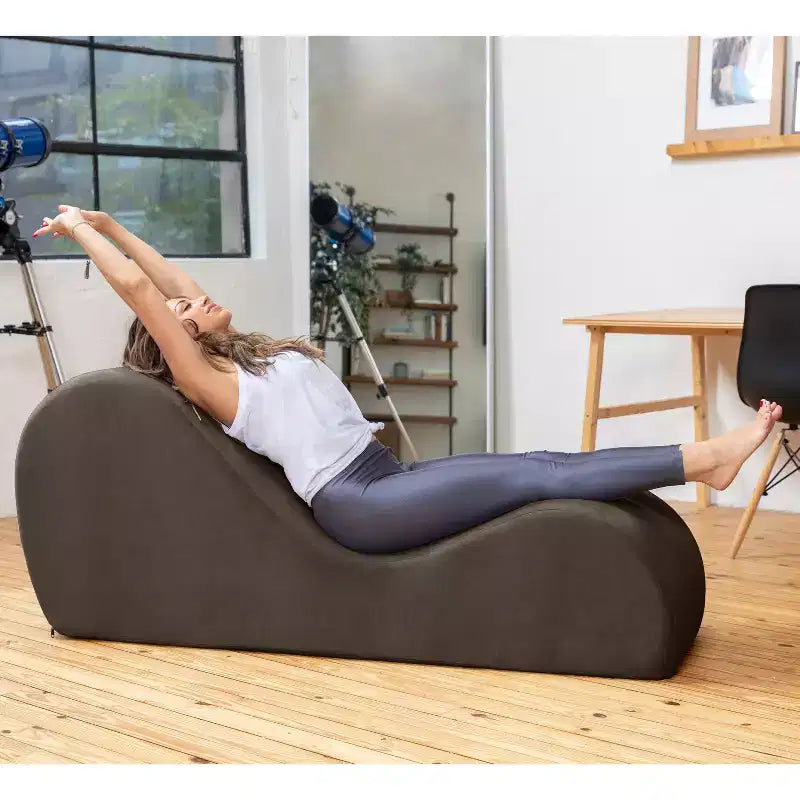 Élégante chaise longue de yoga – Fabriquée aux États-Unis – Idéale pour les étirements, la relaxation, l'exercice et plus, 152 cm L x 46 cm l x 66 cm H, Gris clair
