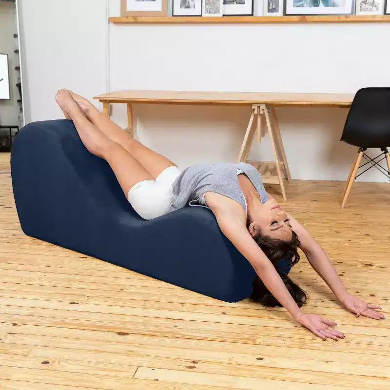 Élégante chaise longue de yoga – Fabriquée aux États-Unis – Idéale pour les étirements, la relaxation, l'exercice et plus, 152 cm L x 46 cm l x 66 cm H, Gris clair