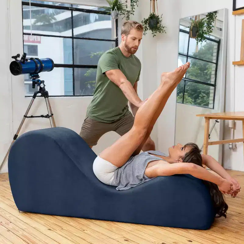 Élégante chaise longue de yoga – Fabriquée aux États-Unis – Idéale pour les étirements, la relaxation, l'exercice et plus, 152 cm L x 46 cm l x 66 cm H, Gris clair