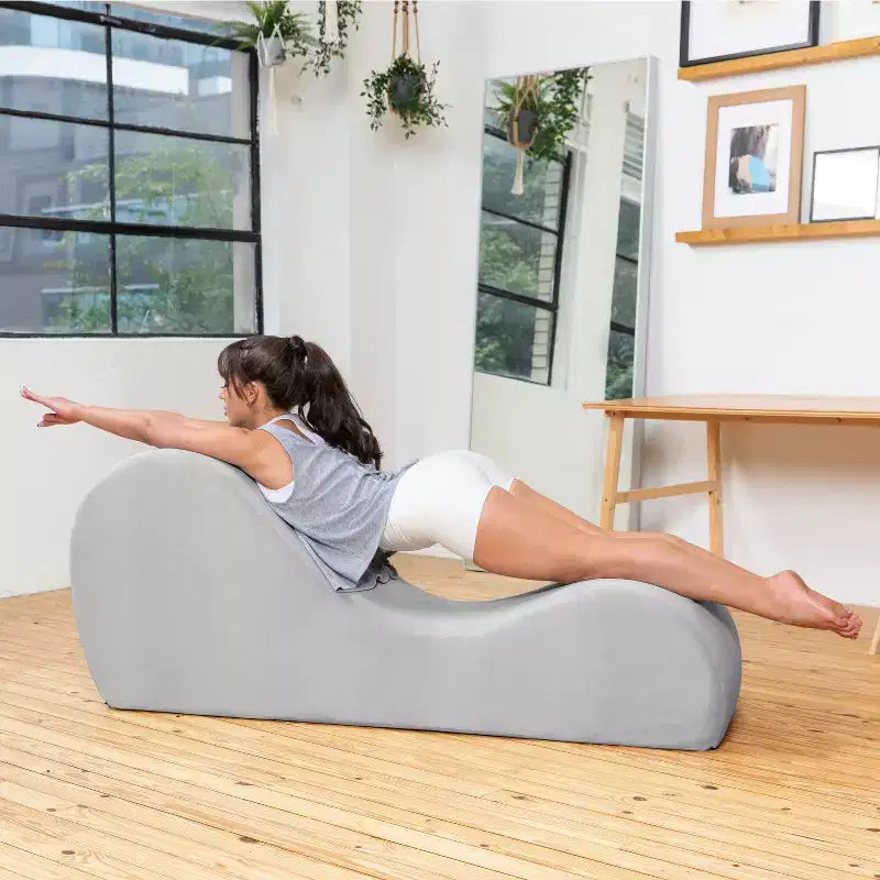 Élégante chaise longue de yoga – Fabriquée aux États-Unis – Idéale pour les étirements, la relaxation, l'exercice et plus, 152 cm L x 46 cm l x 66 cm H, Gris clair