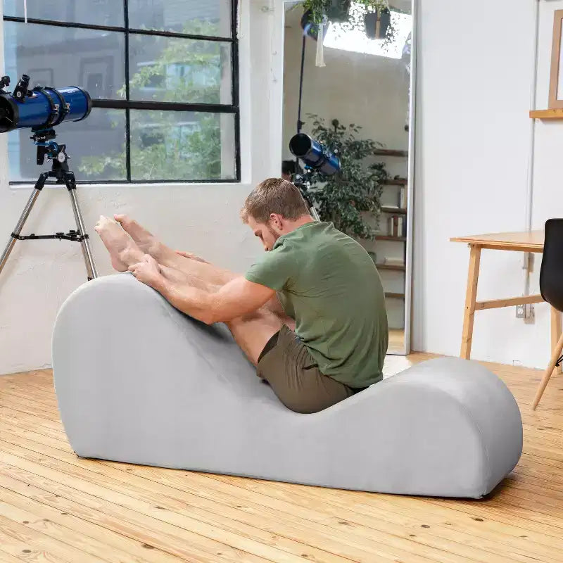 Élégante chaise longue de yoga – Fabriquée aux États-Unis – Idéale pour les étirements, la relaxation, l'exercice et plus, 152 cm L x 46 cm l x 66 cm H, Gris clair