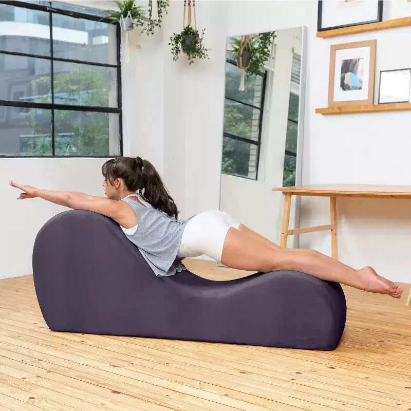 Élégante chaise longue de yoga – Fabriquée aux États-Unis – Idéale pour les étirements, la relaxation, l'exercice et plus, 152 cm L x 46 cm l x 66 cm H, Gris clair