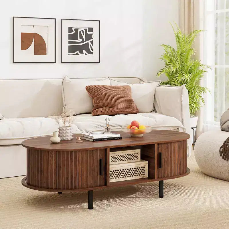 Table basse Mid-century 48, avec portes coulissantes cannelées et compartiment ouvert
