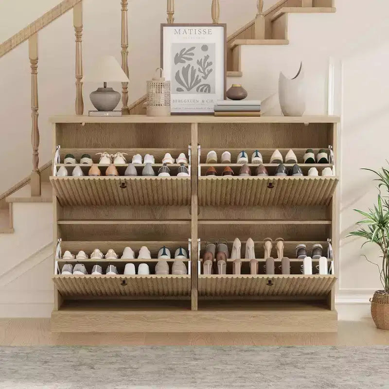 Meuble à chaussures avec 4 tiroirs basculants, meuble à chaussures en bois cannelé caché avec étagère réglable, meuble de rangement de chaussures autoportant pour entrée ou couloir